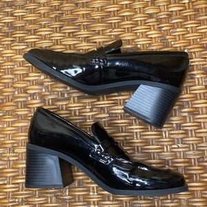 Marc Fisher Kchris Heeled Loafer in Black. Size: 7.5.